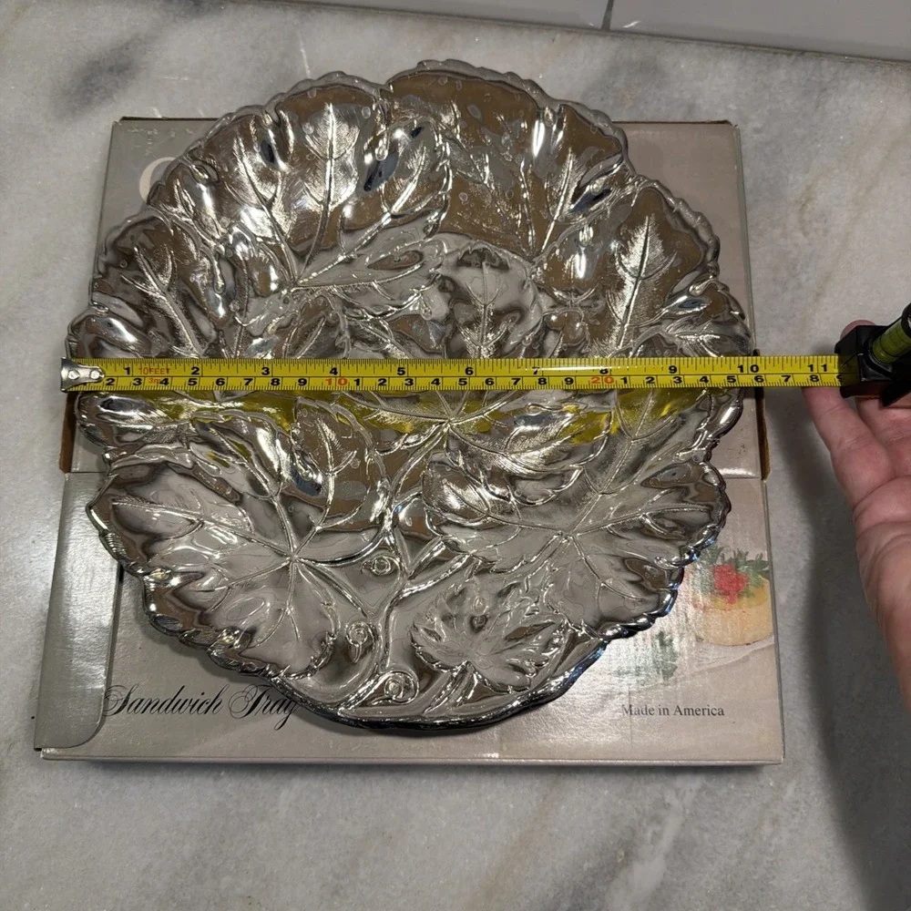 VINTAGE Oneida Silver-plated Sandwich Tray Leaf Pattern Asymmetric Rim In Box